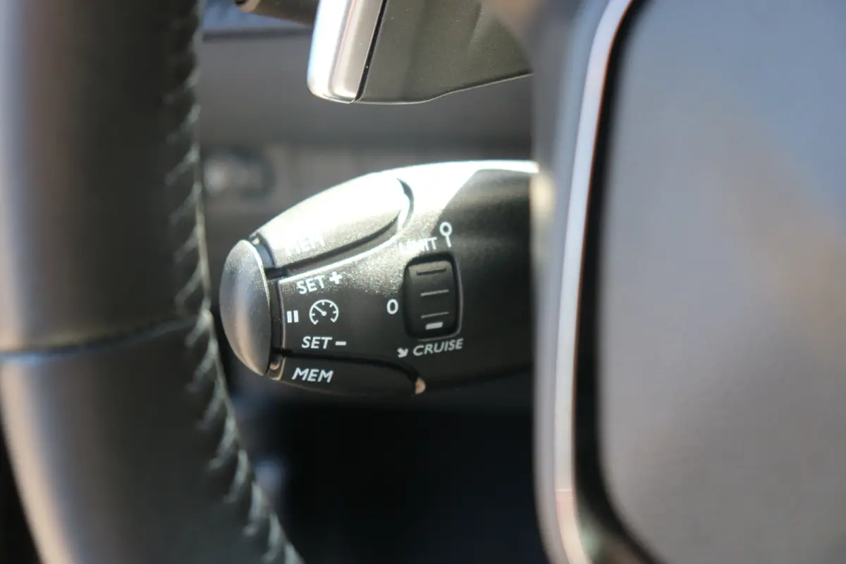 1.2 Hybrid 136 Allure | PDC V+A | Cruise| Keyless | Apple carplay | LED | LMV 17"| DAB |