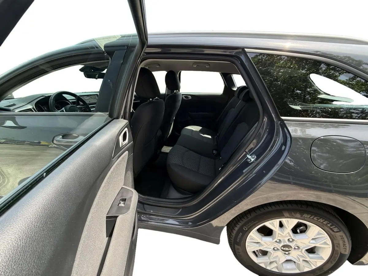 1.0 T-GDi ComfortLine | NAVI | CAMERA | CLIMATE & CRUISE CONTROLE | PARKEERSENSOREN | ETC...