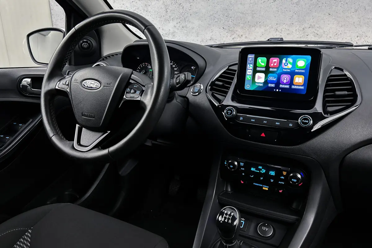 1.2 Trend Ultimate Black | Trekhaak | Apple Carplay | Cruise control