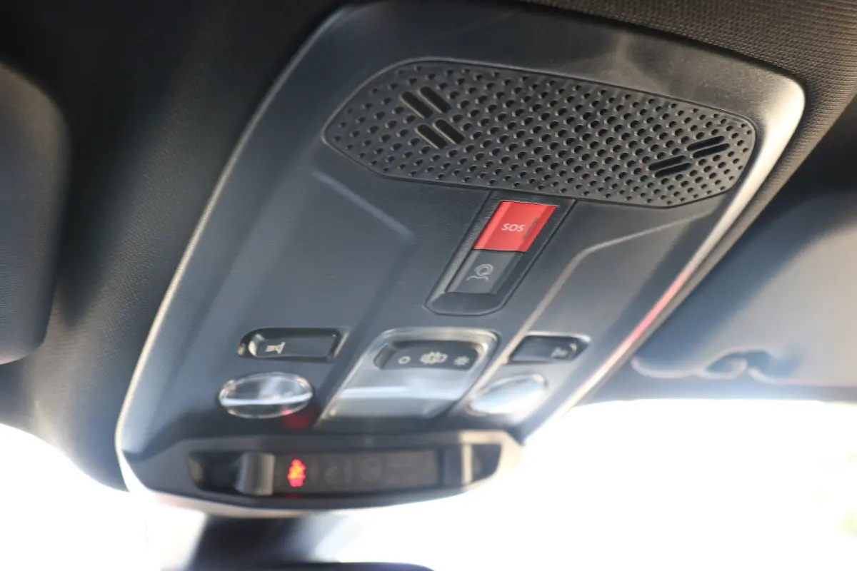 1.2 Hybrid 136 Allure | PDC V+A | Cruise| Keyless | Apple carplay | LED | LMV 17"| DAB |