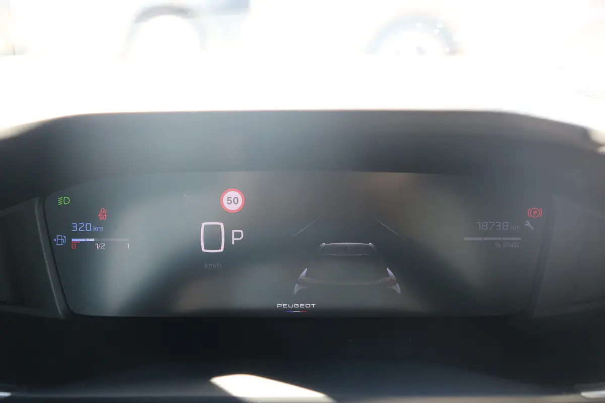 1.2 Hybrid 136 Allure | PDC V+A | Cruise| Keyless | Apple carplay | LED | LMV 17"| DAB |
