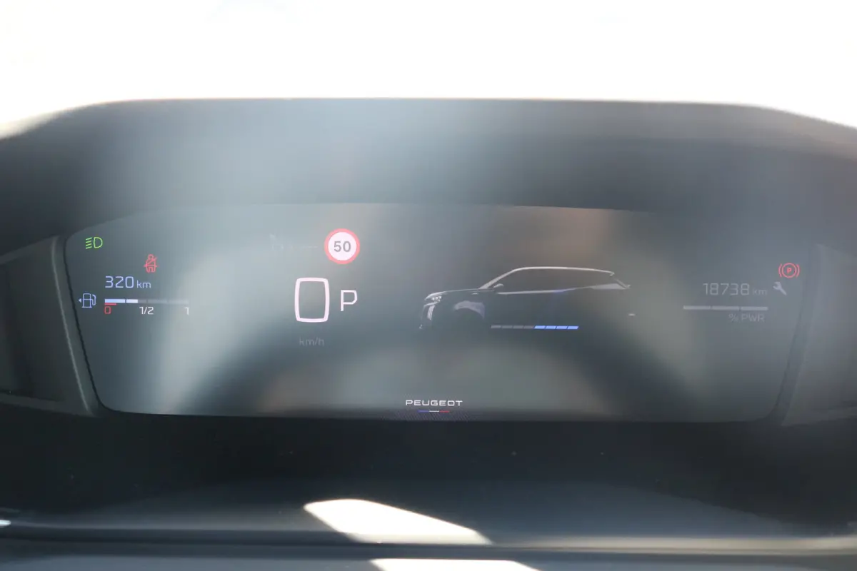 1.2 Hybrid 136 Allure | PDC V+A | Cruise| Keyless | Apple carplay | LED | LMV 17"| DAB |