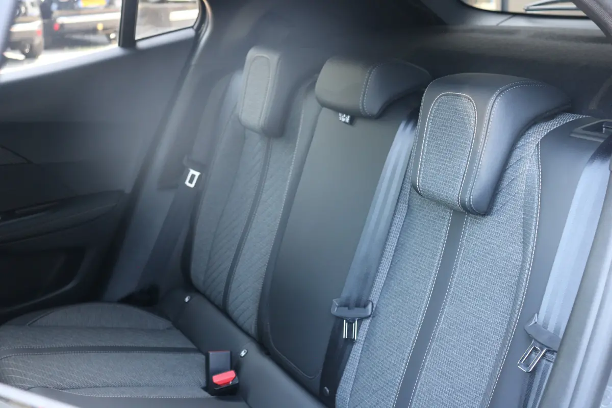 1.2 Hybrid 136 Allure | PDC V+A | Cruise| Keyless | Apple carplay | LED | LMV 17"| DAB |