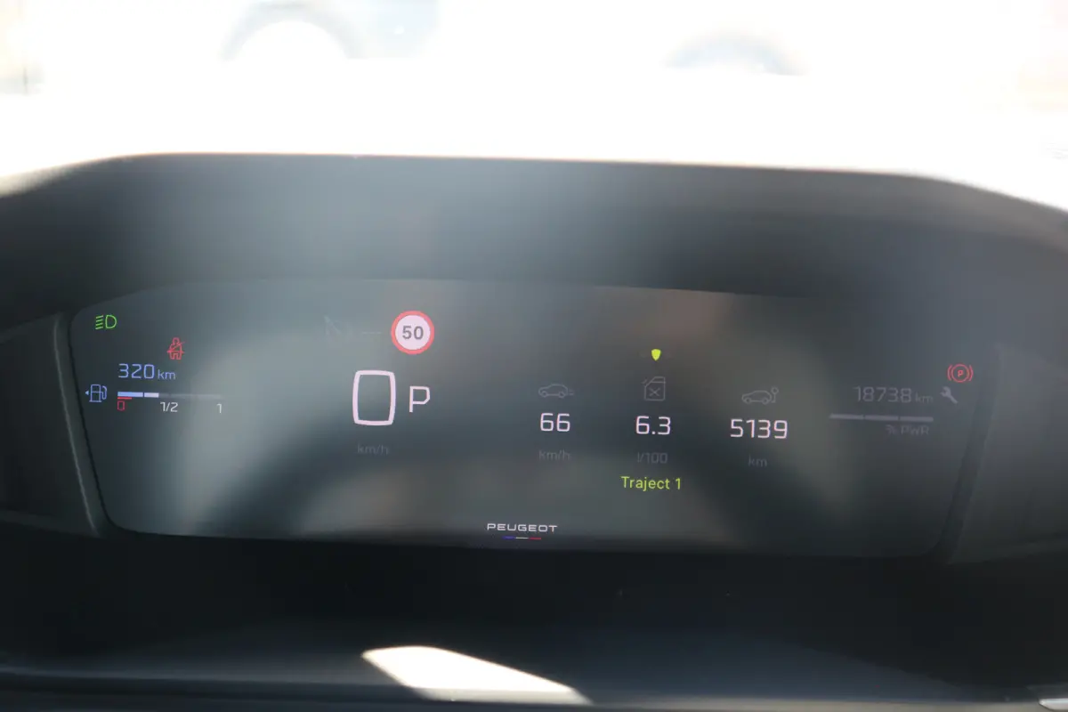 1.2 Hybrid 136 Allure | PDC V+A | Cruise| Keyless | Apple carplay | LED | LMV 17"| DAB |