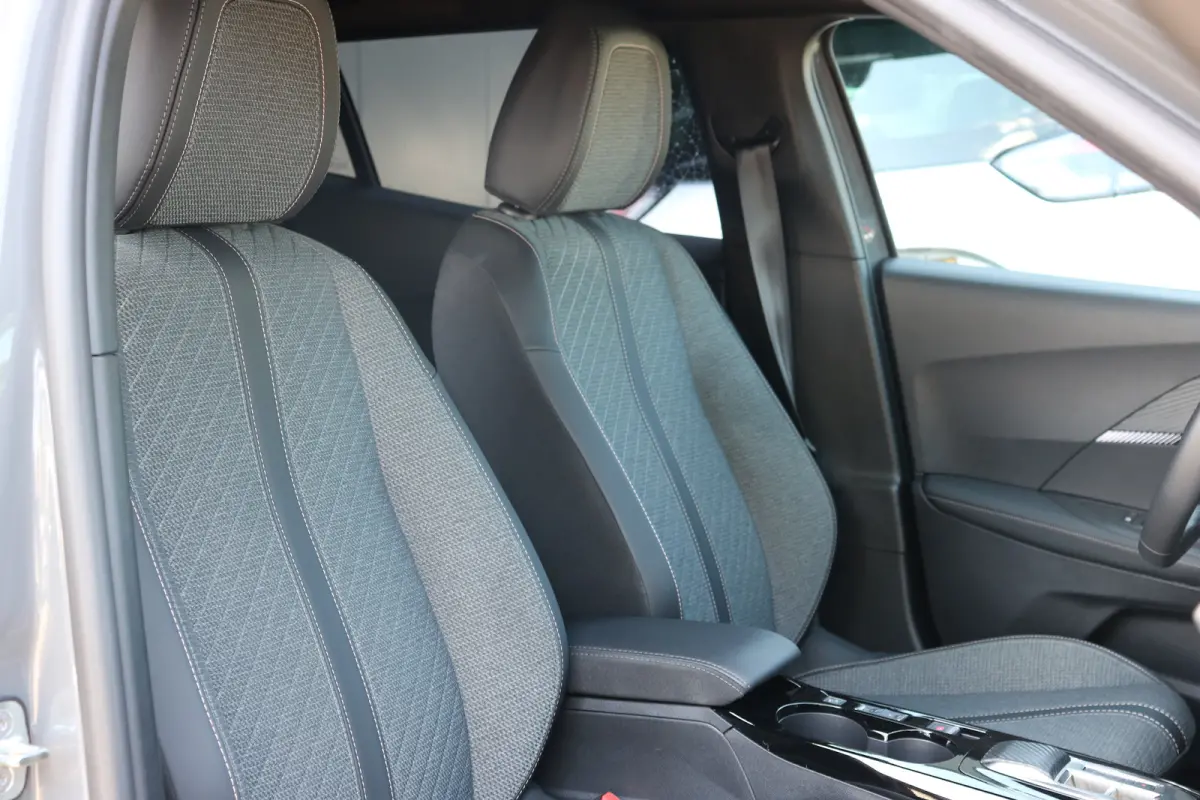 1.2 Hybrid 136 Allure | PDC V+A | Cruise| Keyless | Apple carplay | LED | LMV 17"| DAB |