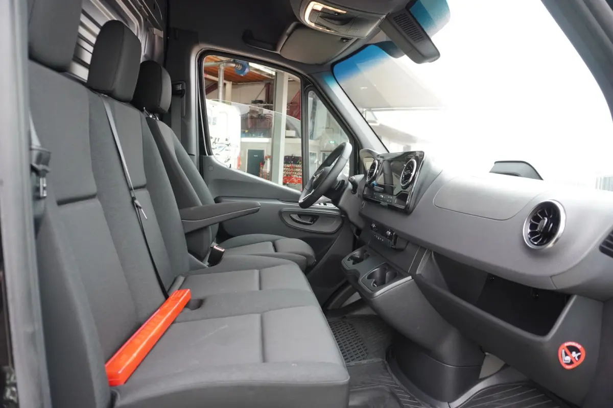 317 170PK L2H2 Select Automaat nr. V183 | Airco | Cruise | Camera | Carplay | Trekhaak 3.500KG