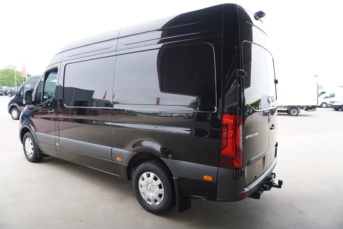 317 170PK L2H2 Select Automaat nr. V183 | Airco | Cruise | Camera | Carplay | Trekhaak 3.500KG