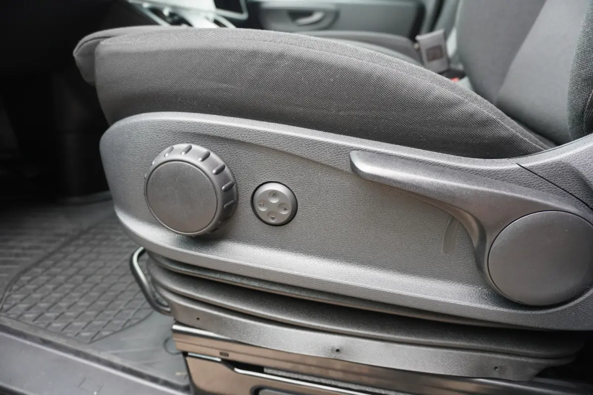 317 170PK L2H2 Select Automaat nr. V183 | Airco | Cruise | Camera | Carplay | Trekhaak 3.500KG