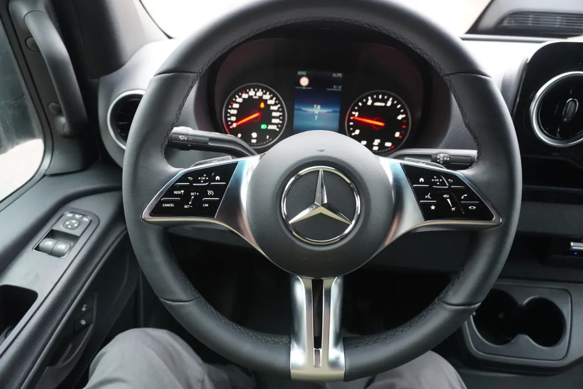 317 170PK L2H2 Select Automaat nr. V183 | Airco | Cruise | Camera | Carplay | Trekhaak 3.500KG