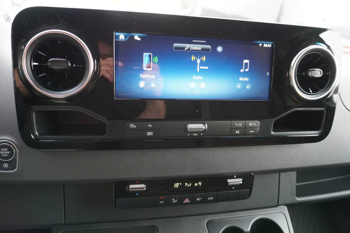 317 170PK L2H2 Select Automaat nr. V183 | Airco | Cruise | Camera | Carplay | Trekhaak 3.500KG