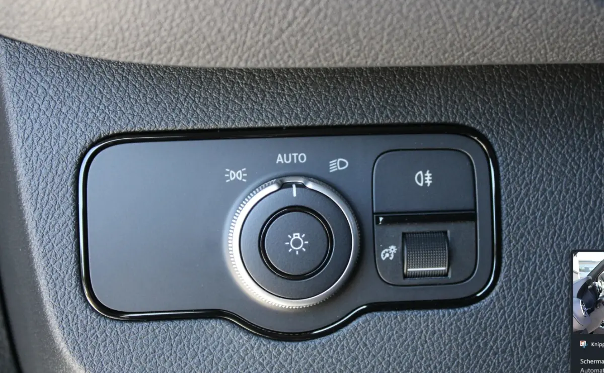 317 170PK L2H2 Select Automaat nr. V183 | Airco | Cruise | Camera | Carplay | Trekhaak 3.500KG