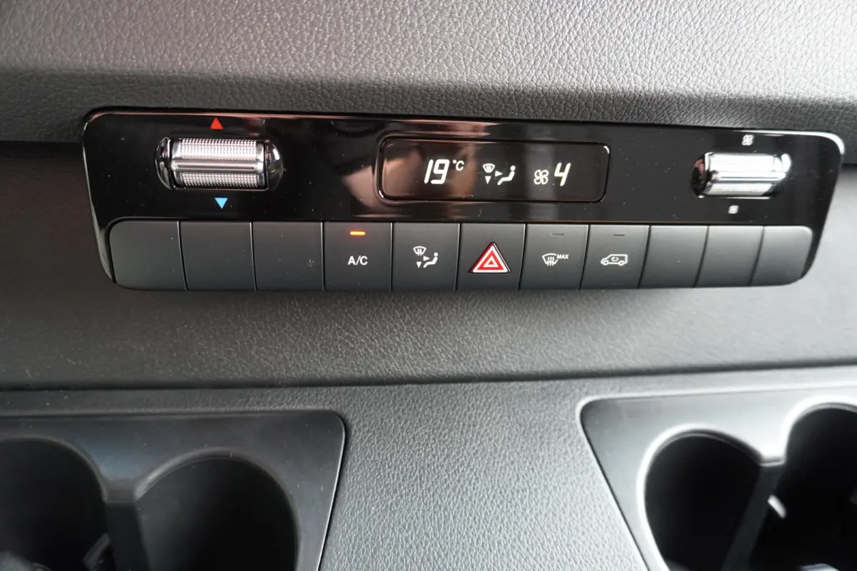 317 170PK L2H2 Select Automaat nr. V183 | Airco | Cruise | Camera | Carplay | Trekhaak 3.500KG