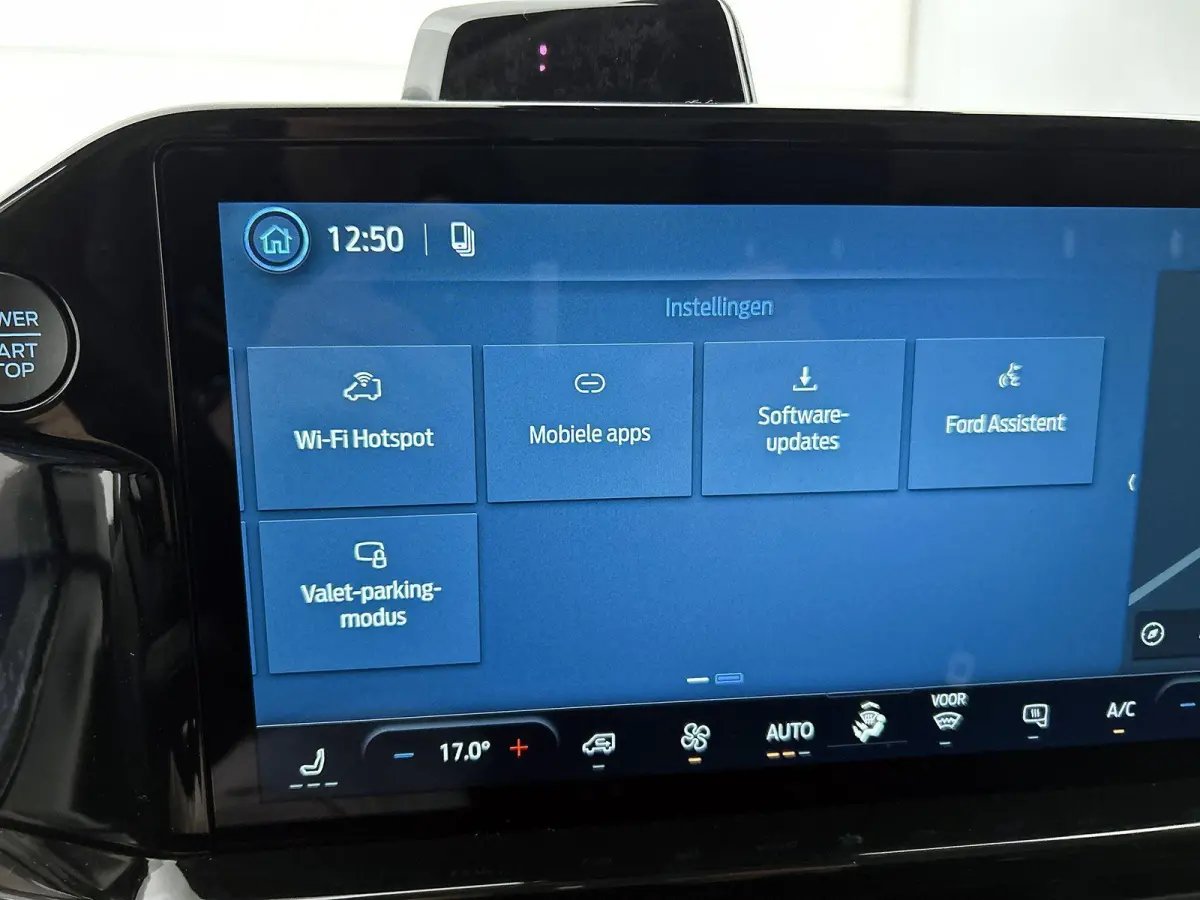 340 2.5 PHEV L2H1 Sport | NIEUW UIT VOORRAAD | 19'' Velgen | B&O | Striping | Ford Voordeel