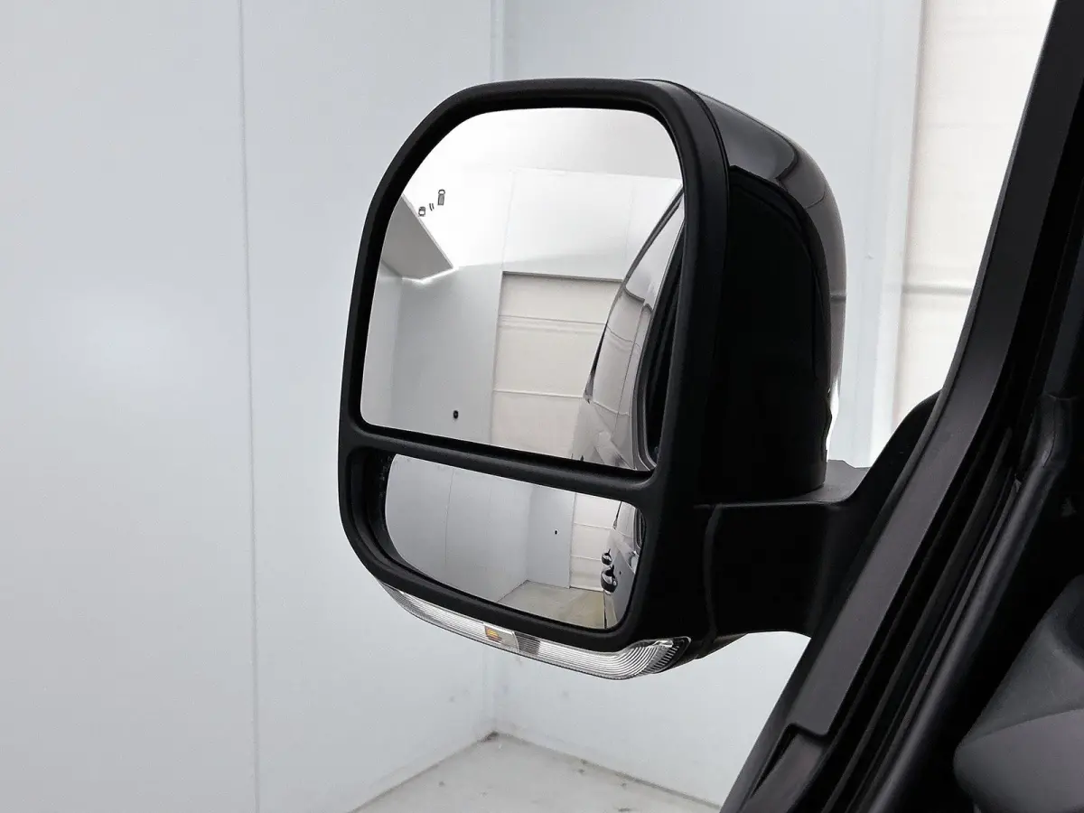 340 2.5 PHEV L2H1 Sport | NIEUW UIT VOORRAAD | 19'' Velgen | B&O | Striping | Ford Voordeel