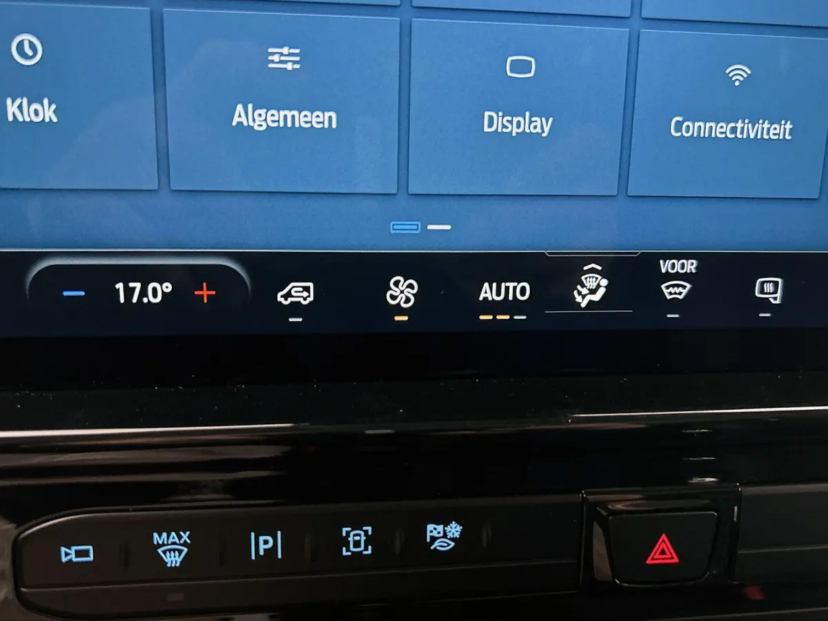 340 2.5 PHEV L2H1 Sport | NIEUW UIT VOORRAAD | 19'' Velgen | B&O | Striping | Ford Voordeel