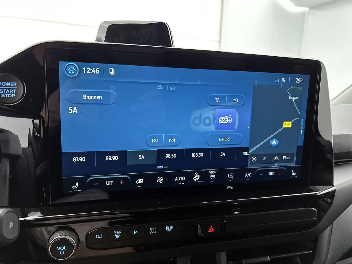 340 2.5 PHEV L2H1 Sport | NIEUW UIT VOORRAAD | 19'' Velgen | B&O | Striping | Ford Voordeel