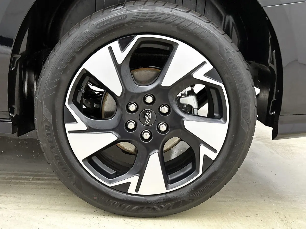 340 2.5 PHEV L2H1 Sport | NIEUW UIT VOORRAAD | 19'' Velgen | B&O | Striping | Ford Voordeel