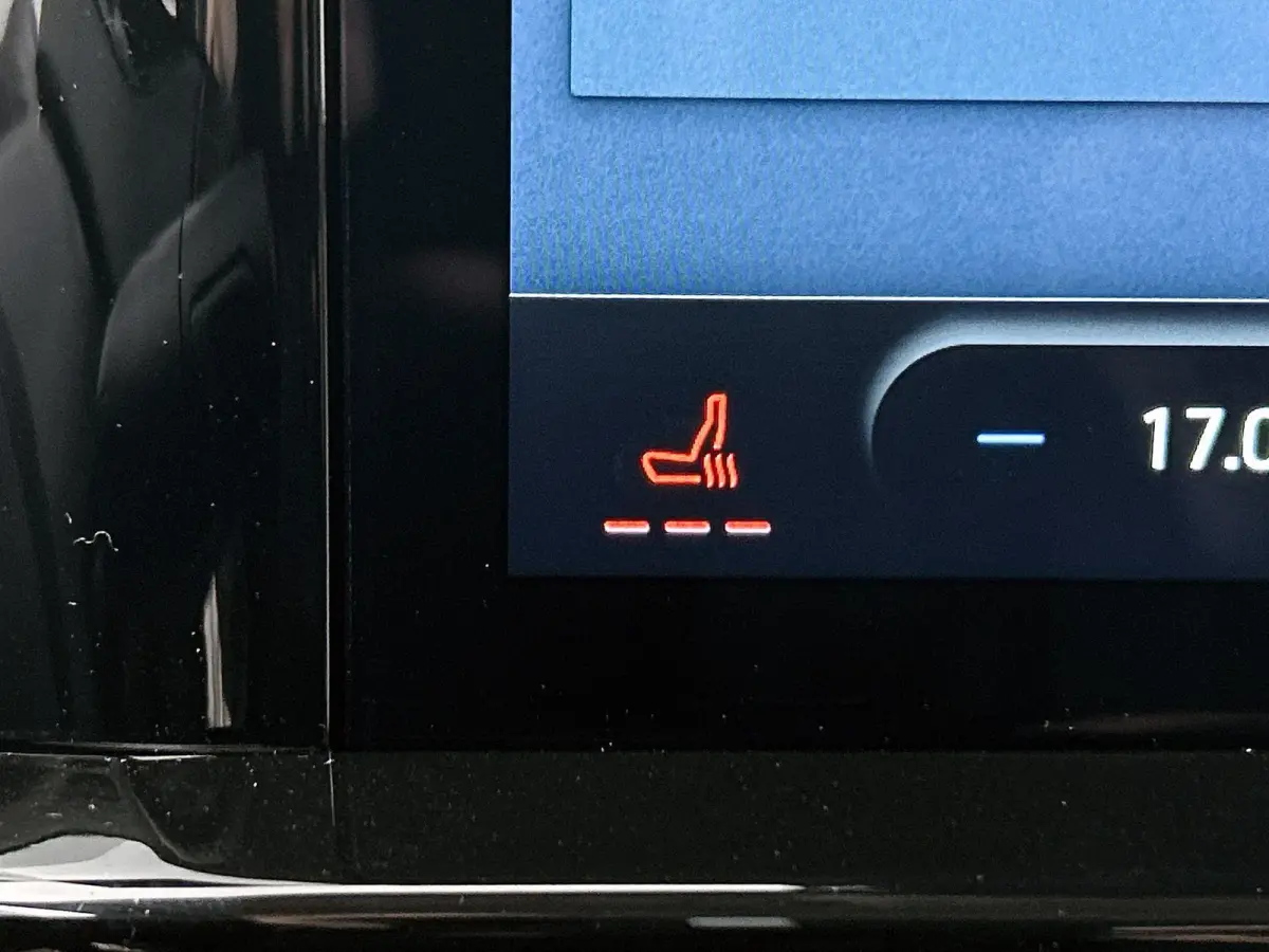 340 2.5 PHEV L2H1 Sport | NIEUW UIT VOORRAAD | 19'' Velgen | B&O | Striping | Ford Voordeel