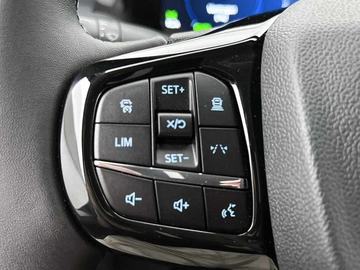 340 2.5 PHEV L2H1 Sport | NIEUW UIT VOORRAAD | 19'' Velgen | B&O | Striping | Ford Voordeel