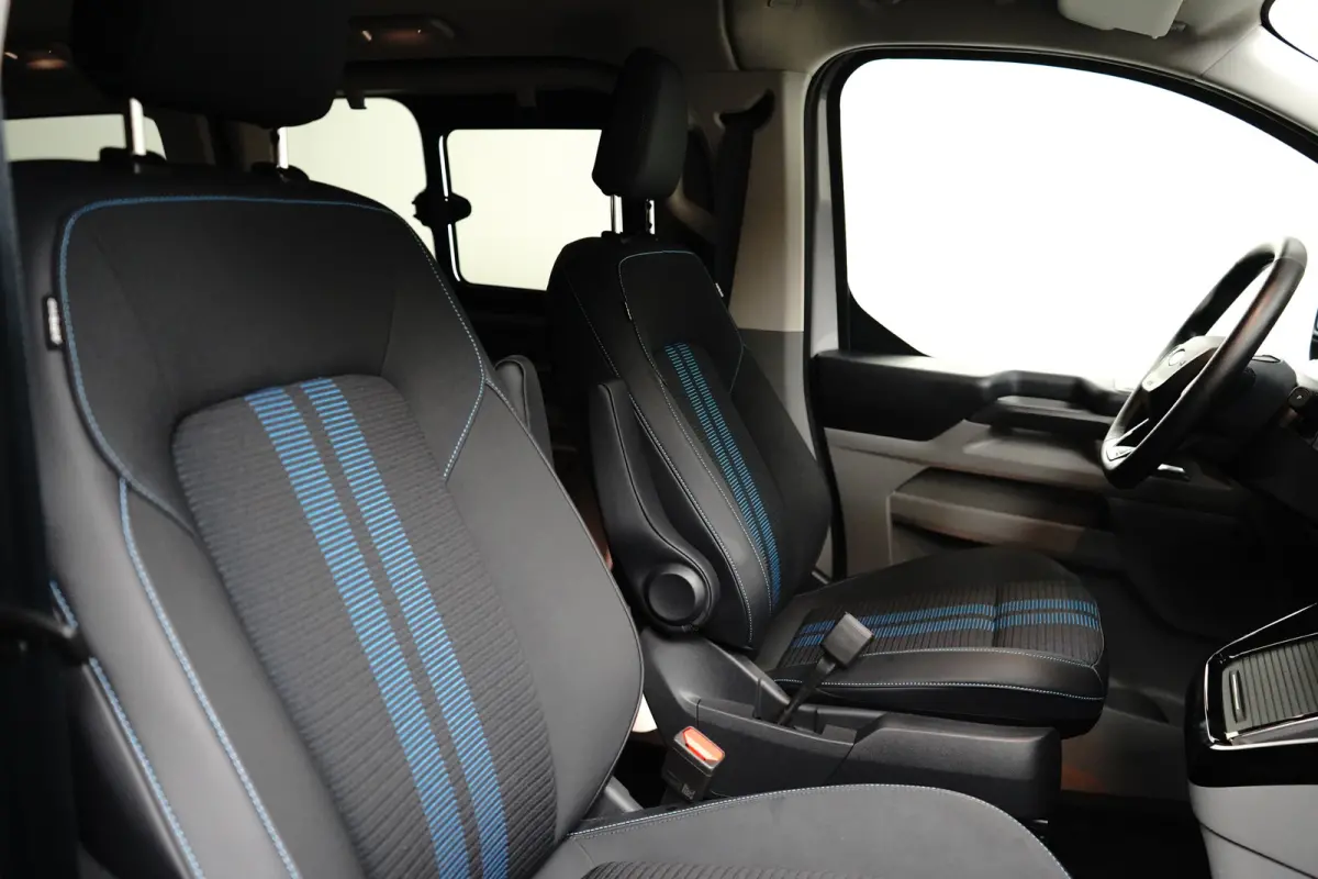 Tourneo Custom Sport 340 L1H1 65 kWh 8 Persoons | 2 x Schuifdeur | B&O | 4 jaar/100.000km garantie