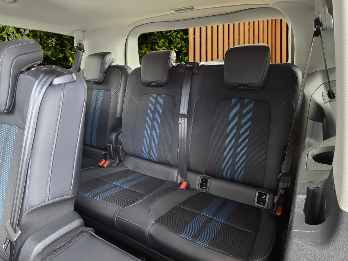 Tourneo Custom Sport 340 L1H1 65 kWh 8 Persoons | 2 x Schuifdeur | B&O | 4 jaar/100.000km garantie