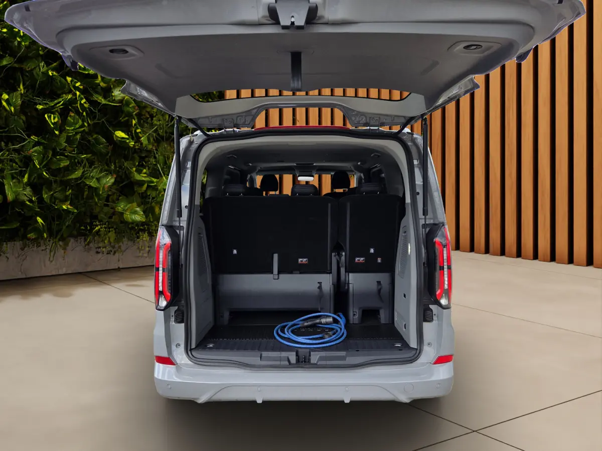 Tourneo Custom Sport 340 L1H1 65 kWh 8 Persoons | 2 x Schuifdeur | B&O | 4 jaar/100.000km garantie