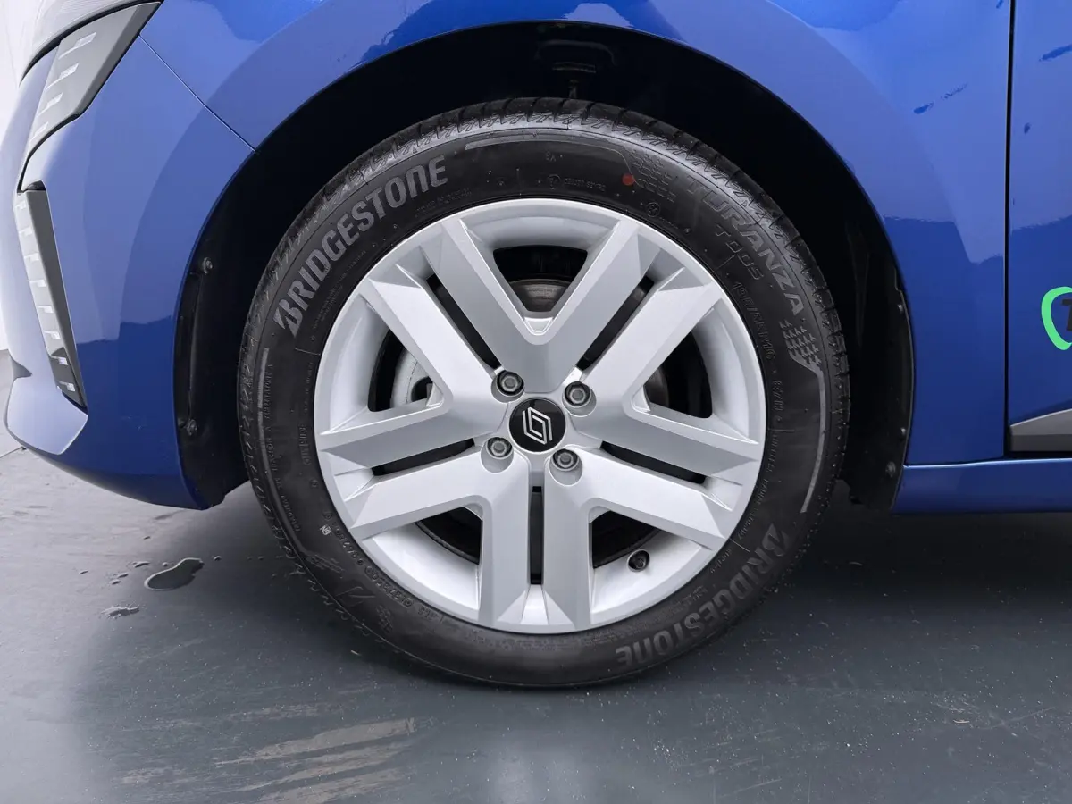 evolution full hybrid E-Tech 145 | Pack navigation | Achteruitrijcamera |
