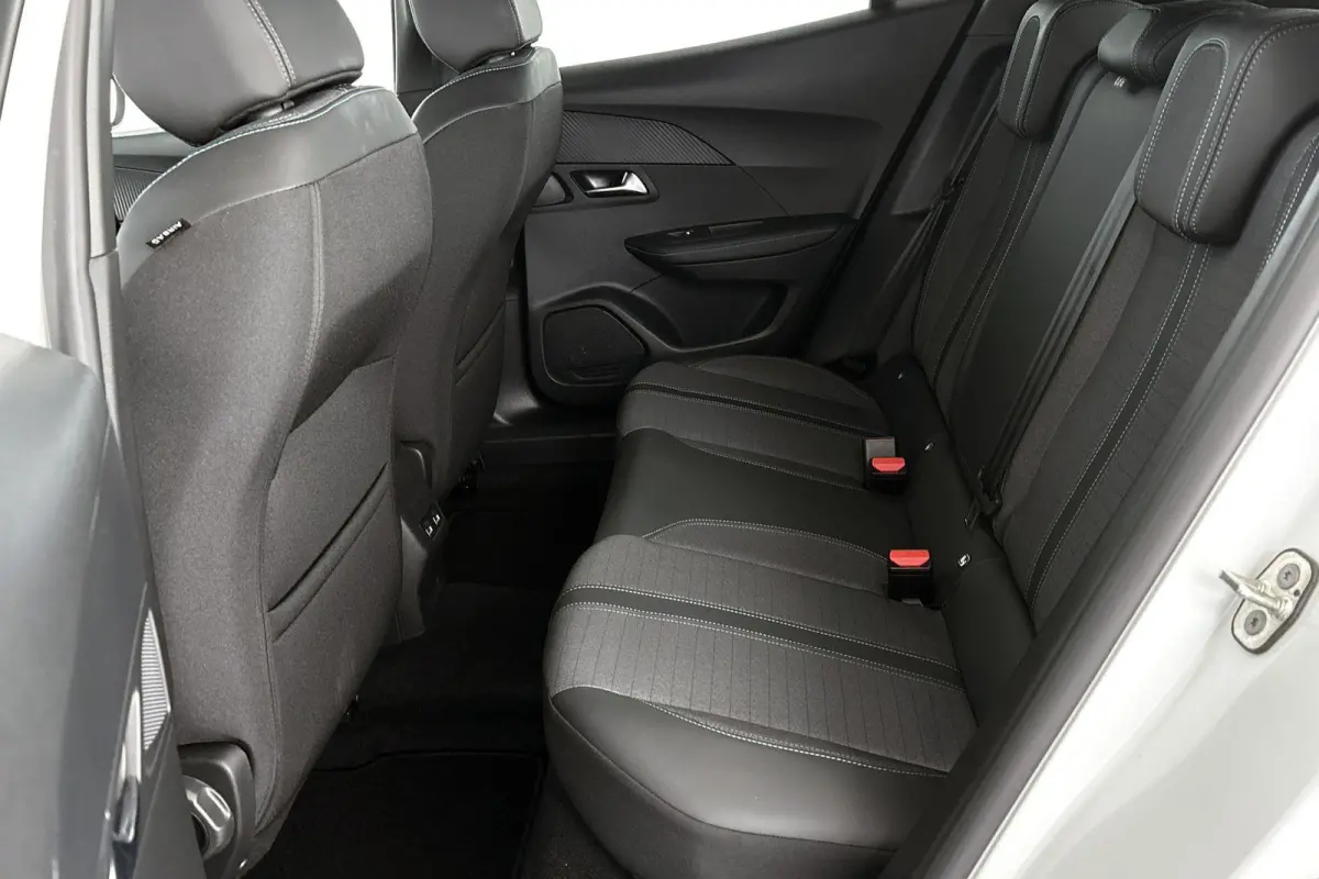 1.2 PureTech Allure Achteruitrijcamera Keyless Navigatie