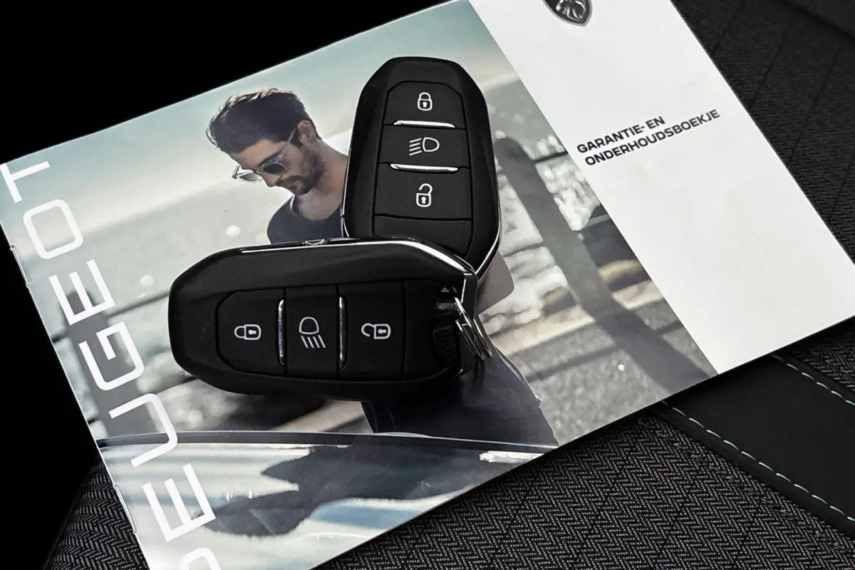 1.2 PureTech Allure Achteruitrijcamera Keyless Navigatie