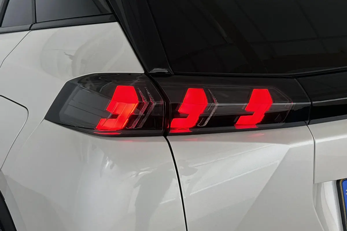 1.2 PureTech Allure Achteruitrijcamera Keyless Navigatie