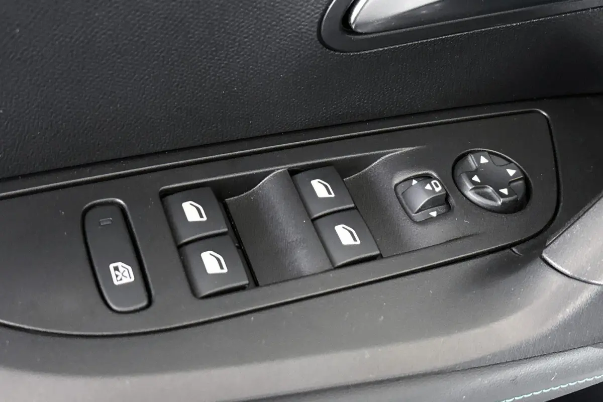 1.2 PureTech Allure Achteruitrijcamera Keyless Navigatie