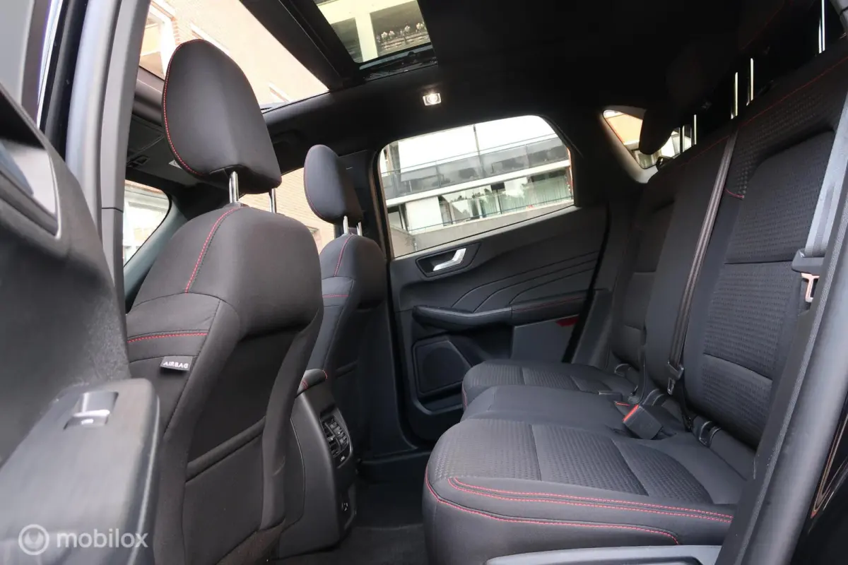 2.5 PHEV ST-Line Pano Navi Carplay