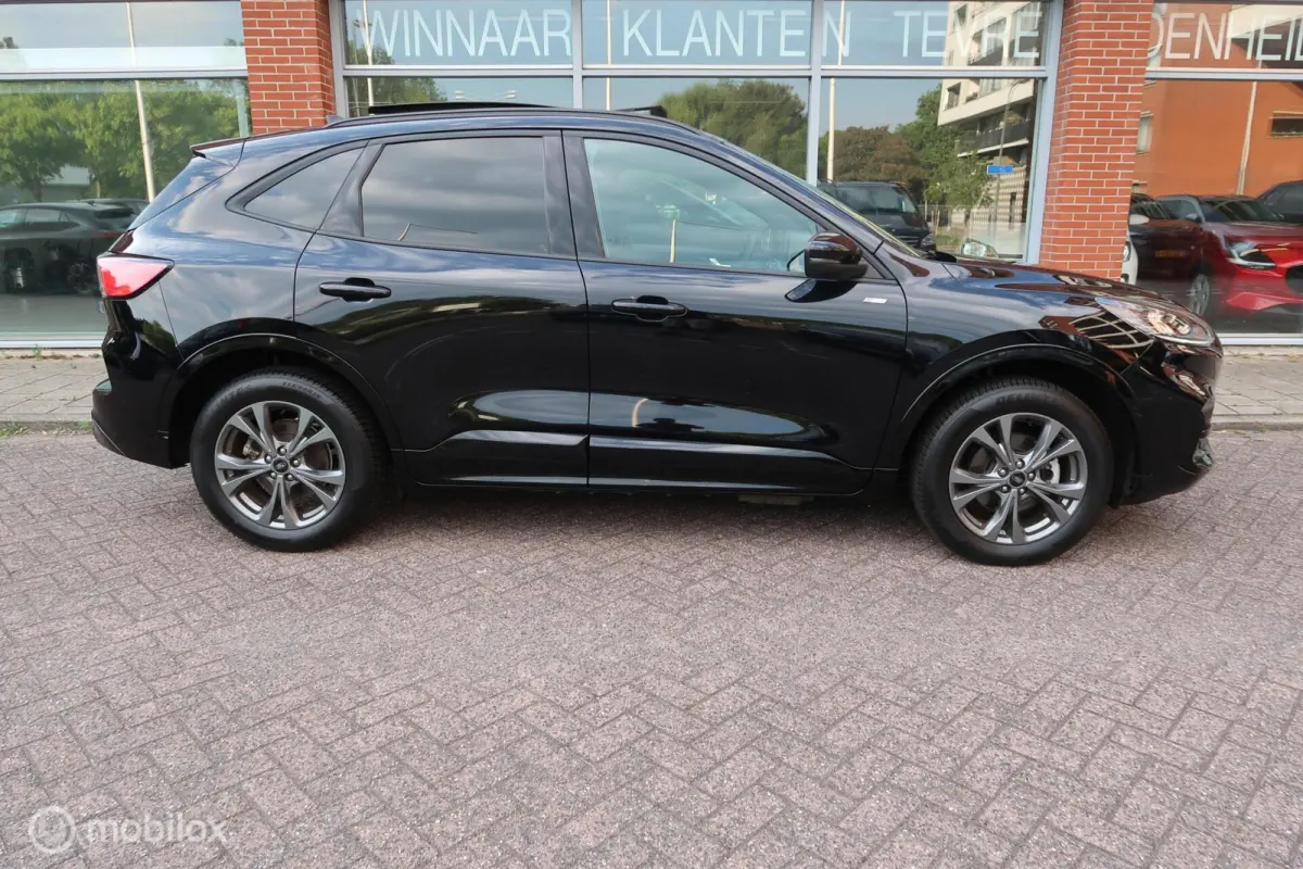2.5 PHEV ST-Line Pano Navi Carplay
