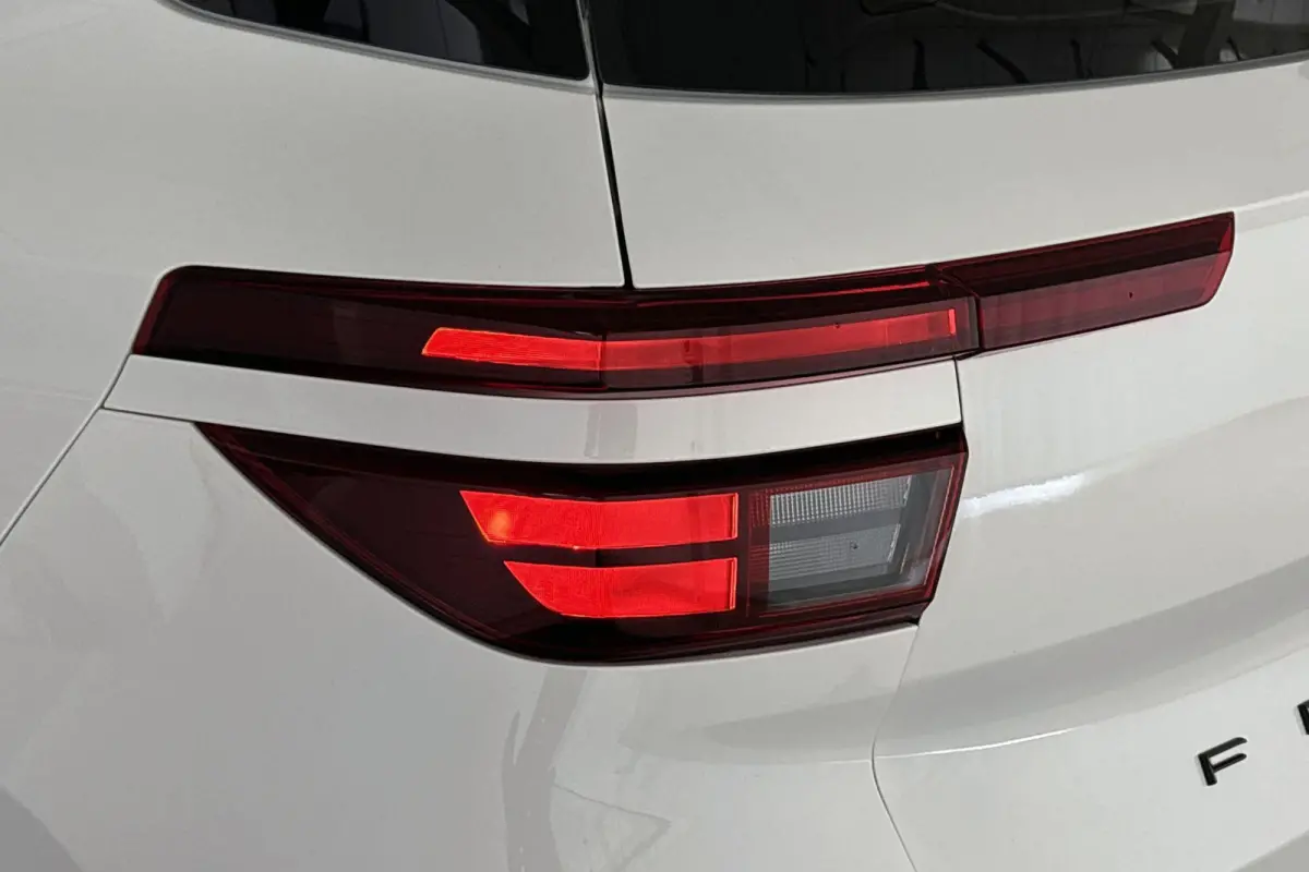 1.2 Turbo Hybrid Edition Achteruitrijcamera Apple CarPlay Navigatie
