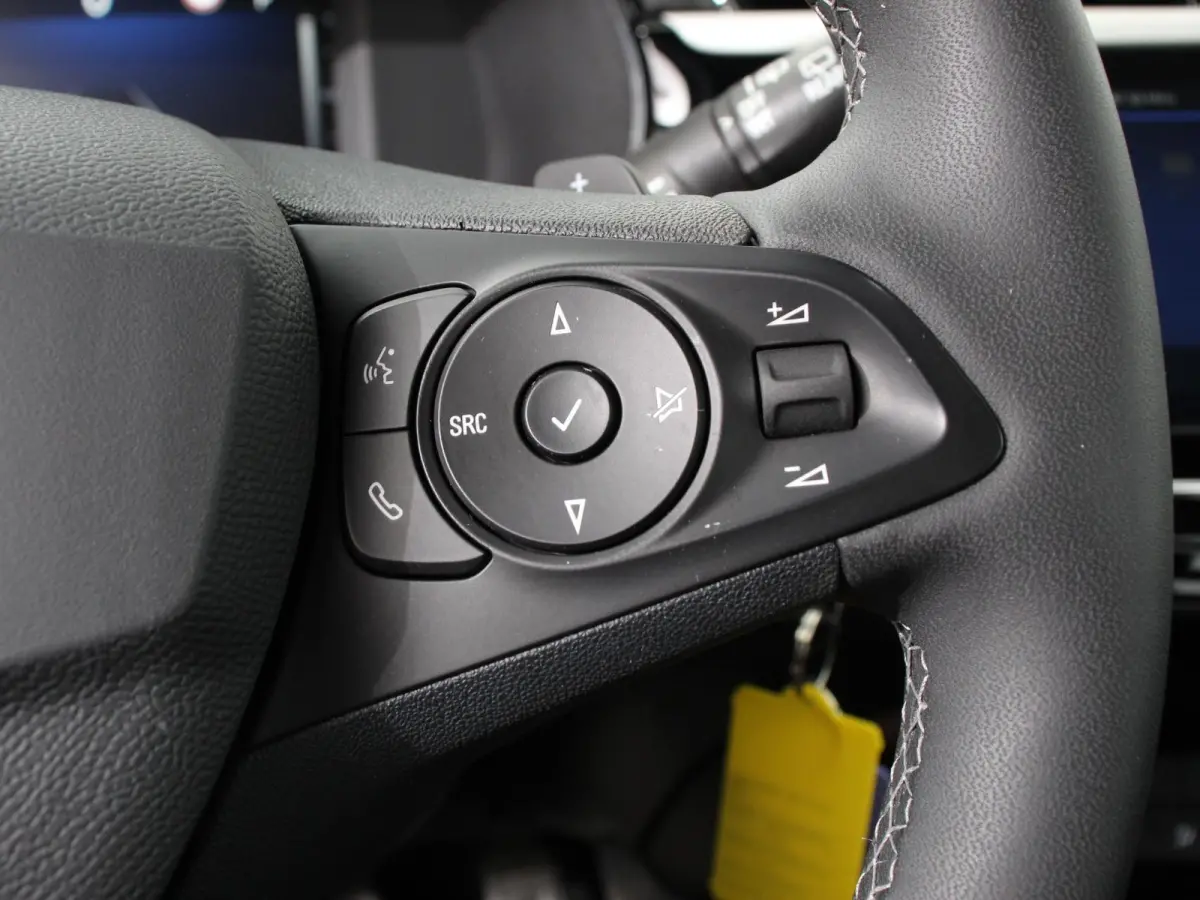 1.2 Turbo Hybrid 100pk GS Automaat DEMO ! Navigatie Apple Carplay/Android Auto Camera Parkeersensoren Cruise Control Dodehoek assistent Airco Lichtmetalen velgen Virtual Cockpit