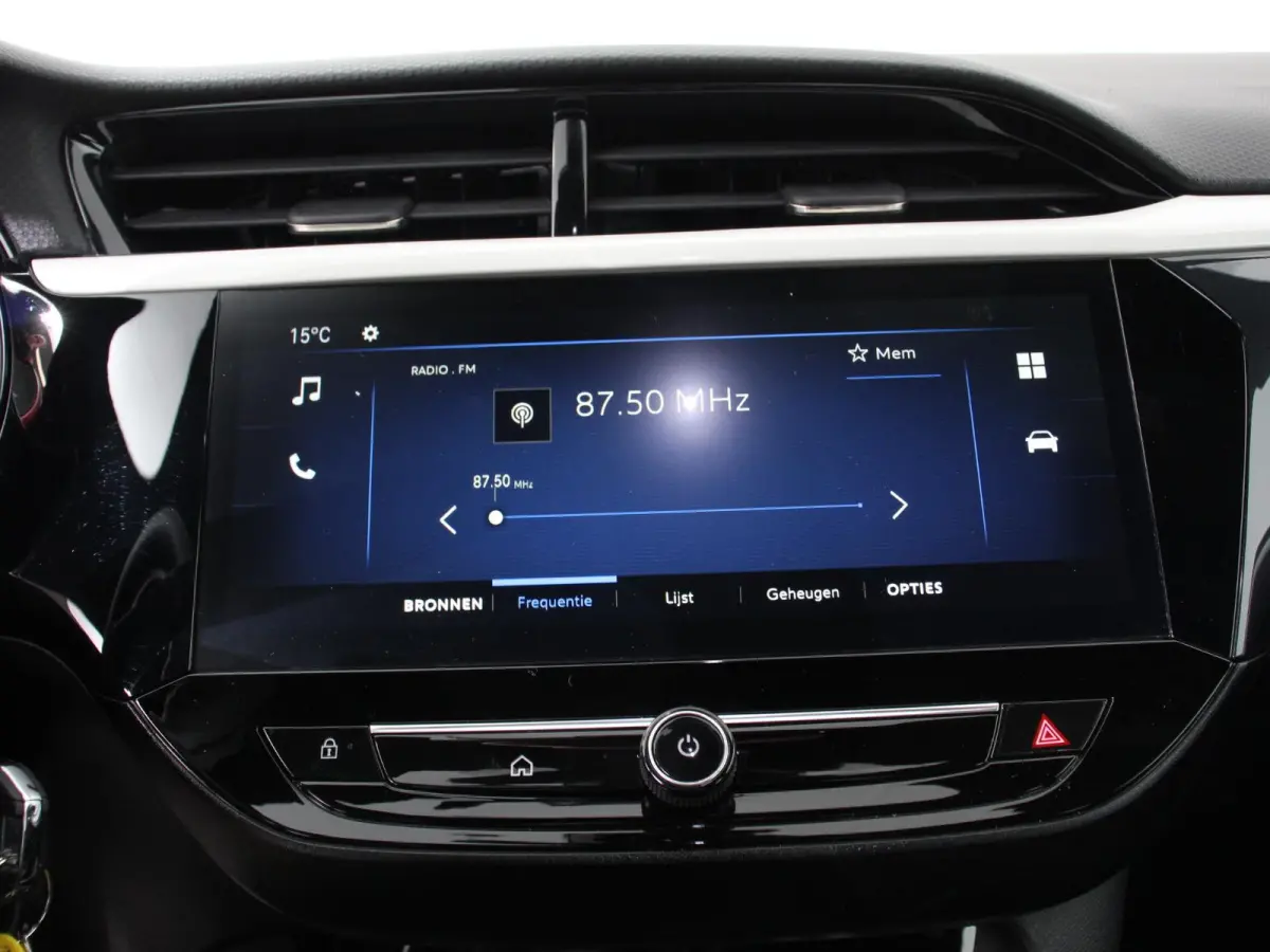 1.2 Turbo Hybrid 100pk GS Automaat DEMO ! Navigatie Apple Carplay/Android Auto Camera Parkeersensoren Cruise Control Dodehoek assistent Airco Lichtmetalen velgen Virtual Cockpit