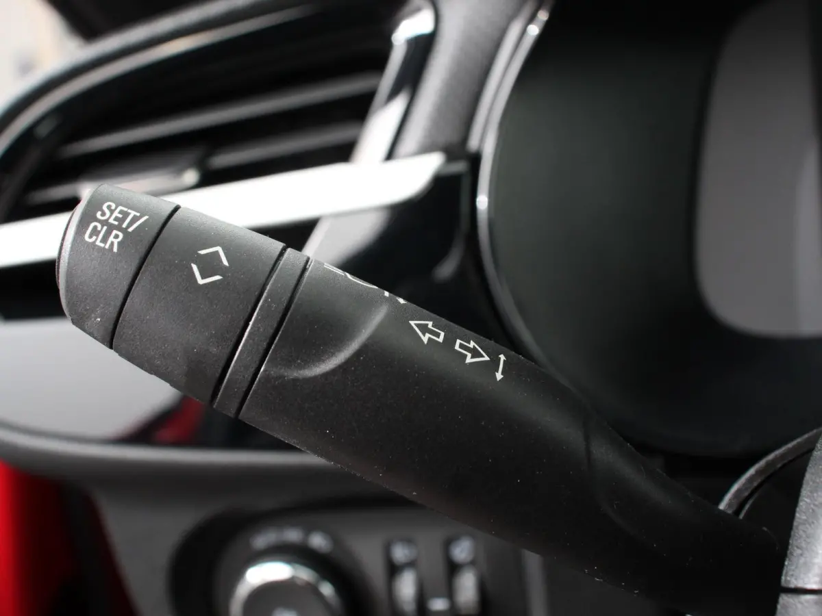 1.2 Turbo Hybrid 100pk GS Automaat DEMO ! Navigatie Apple Carplay/Android Auto Camera Parkeersensoren Cruise Control Dodehoek assistent Airco Lichtmetalen velgen Virtual Cockpit