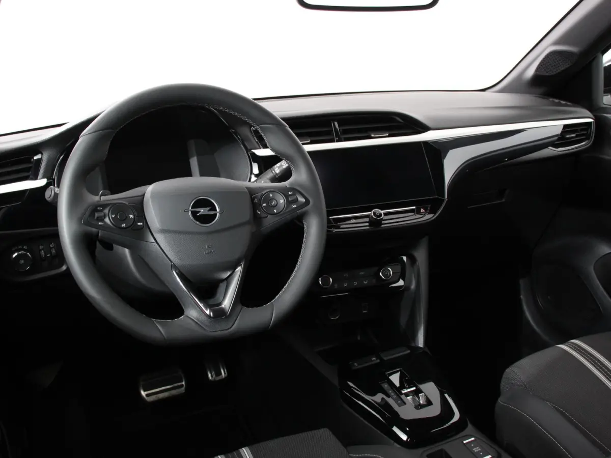1.2 Turbo Hybrid 100pk GS Automaat DEMO ! Navigatie Apple Carplay/Android Auto Camera Parkeersensoren Cruise Control Dodehoek assistent Airco Lichtmetalen velgen Virtual Cockpit