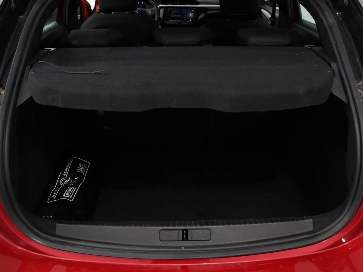 1.2 Turbo Hybrid 100pk GS Automaat DEMO ! Navigatie Apple Carplay/Android Auto Camera Parkeersensoren Cruise Control Dodehoek assistent Airco Lichtmetalen velgen Virtual Cockpit