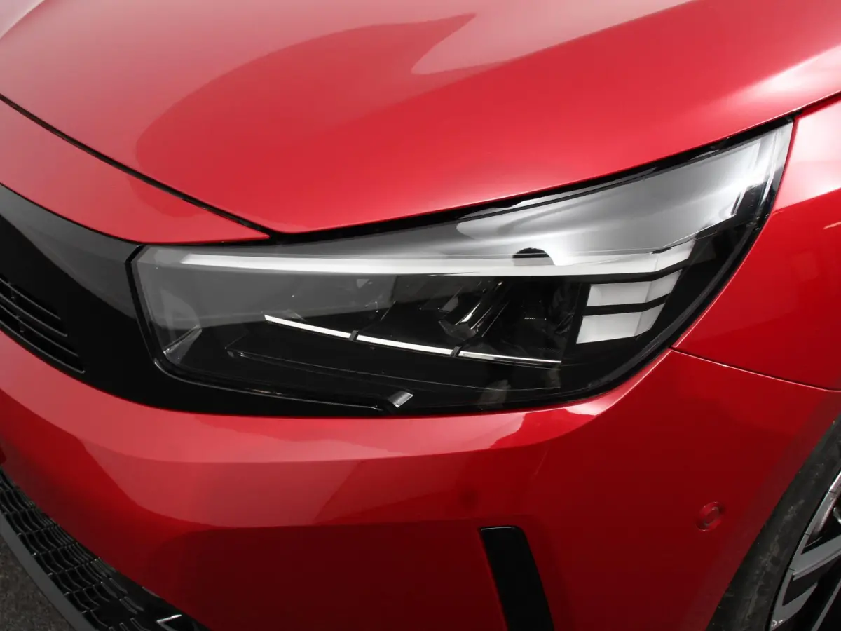 1.2 Turbo Hybrid 100pk GS Automaat DEMO ! Navigatie Apple Carplay/Android Auto Camera Parkeersensoren Cruise Control Dodehoek assistent Airco Lichtmetalen velgen Virtual Cockpit