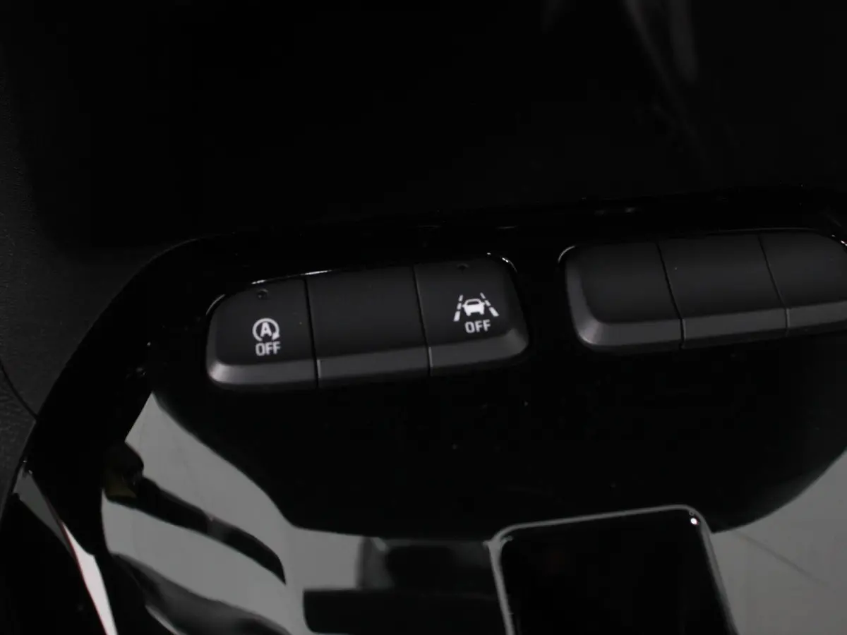 1.2 Turbo Hybrid 100pk GS Automaat DEMO ! Navigatie Apple Carplay/Android Auto Camera Parkeersensoren Cruise Control Dodehoek assistent Airco Lichtmetalen velgen Virtual Cockpit