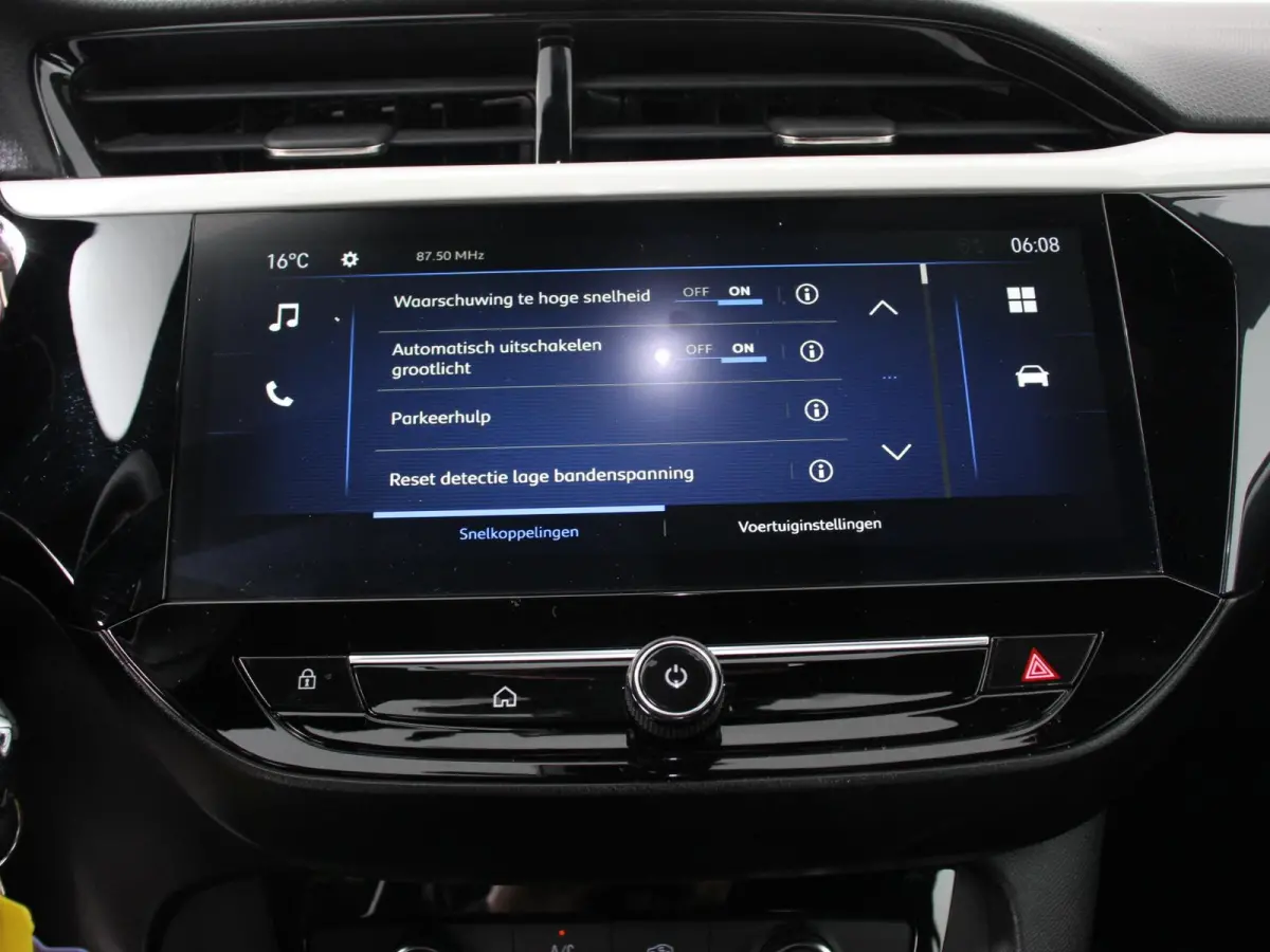 1.2 Turbo Hybrid 100pk GS Automaat DEMO ! Navigatie Apple Carplay/Android Auto Camera Parkeersensoren Cruise Control Dodehoek assistent Airco Lichtmetalen velgen Virtual Cockpit