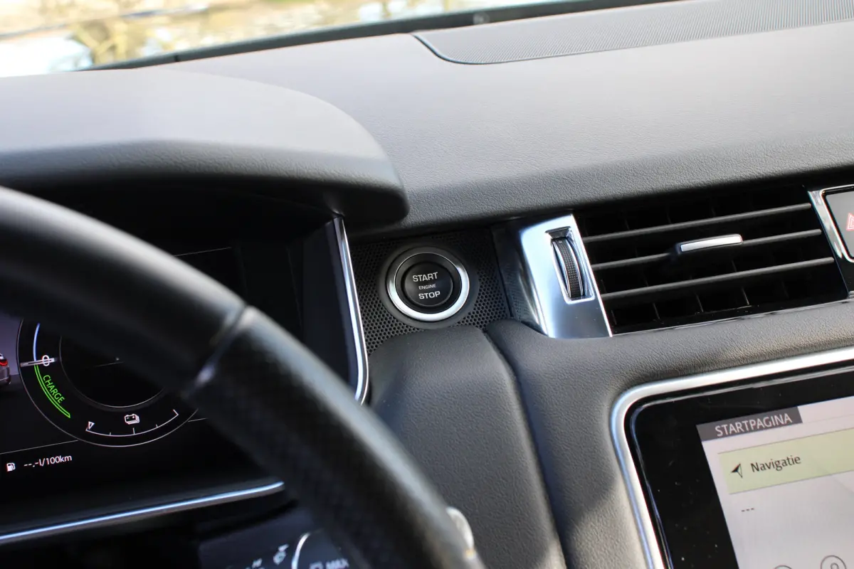 P400e Limited Edition | PANO DAK | LUXE LEDER | LED MATRIX | 21'' LMV | ADAPTIVE CRUISE | CARPLAY | STOELVERWARMING