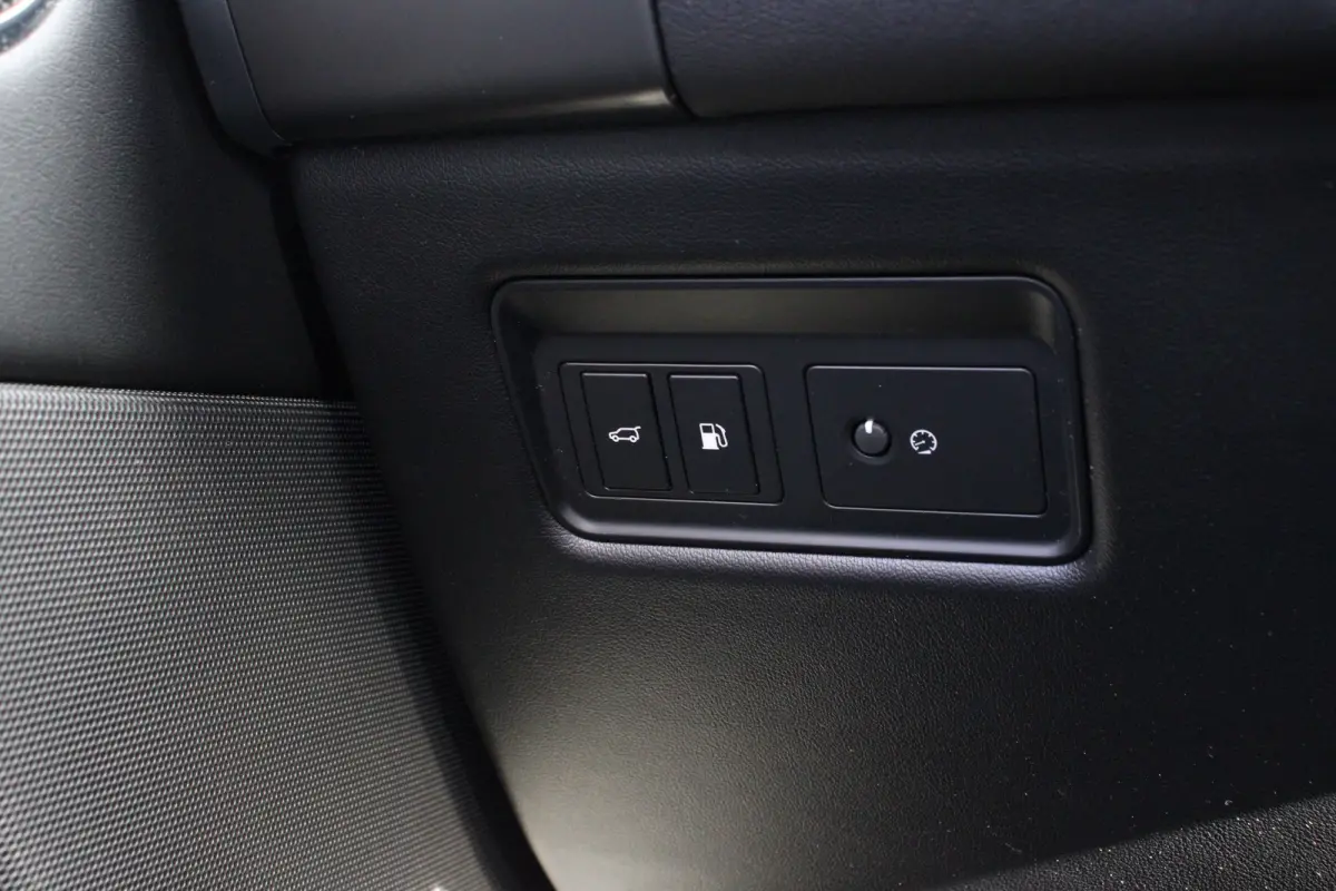 P400e Limited Edition | PANO DAK | LUXE LEDER | LED MATRIX | 21'' LMV | ADAPTIVE CRUISE | CARPLAY | STOELVERWARMING