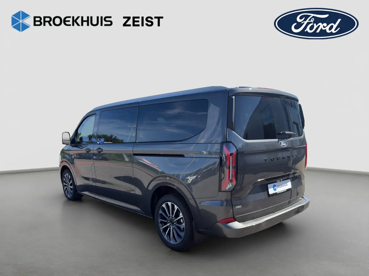Tourneo Titanium X Plug-in Hybrid L2H1 340 2.5 PHEV L2H1 Titanium X | 360 Camera | Pano-dak | AGR-stoel | B&O audio | Wegklap Trekhaak| Dodehoek sensoren | Climate Control | Apple / Android 