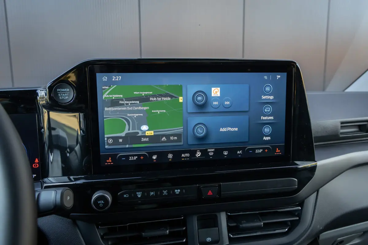 Tourneo Titanium X Plug-in Hybrid L2H1 340 2.5 PHEV L2H1 Titanium X | 360 Camera | Pano-dak | AGR-stoel | B&O audio | Wegklap Trekhaak| Dodehoek sensoren | Climate Control | Apple / Android 