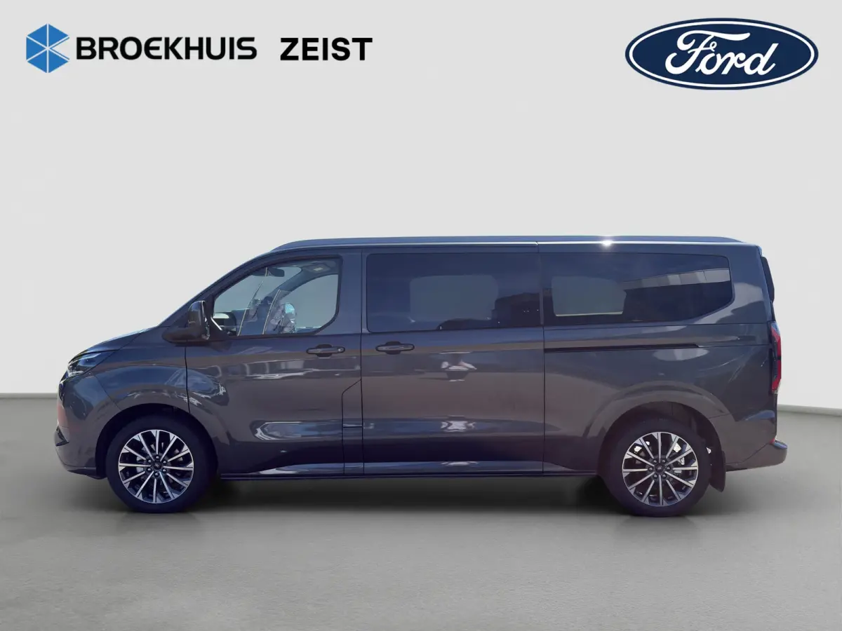 Tourneo Titanium X Plug-in Hybrid L2H1 340 2.5 PHEV L2H1 Titanium X | 360 Camera | Pano-dak | AGR-stoel | B&O audio | Wegklap Trekhaak| Dodehoek sensoren | Climate Control | Apple / Android 
