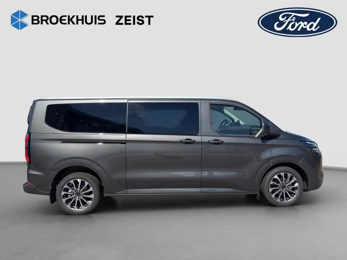 Tourneo Titanium X Plug-in Hybrid L2H1 340 2.5 PHEV L2H1 Titanium X | 360 Camera | Pano-dak | AGR-stoel | B&O audio | Wegklap Trekhaak| Dodehoek sensoren | Climate Control | Apple / Android 