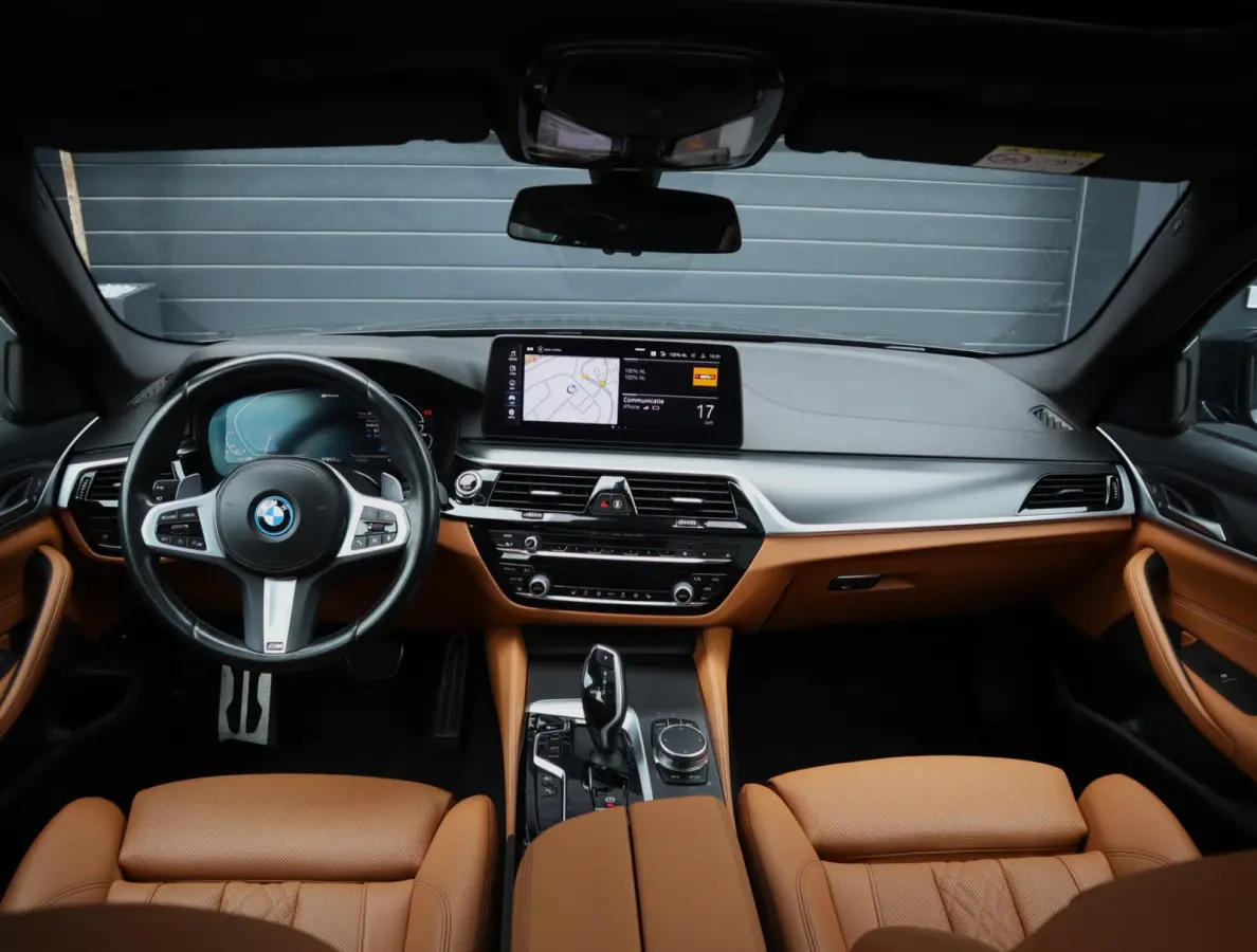 530e M Sport | Pano | Leer | Stoelverwarming | 19 Inch