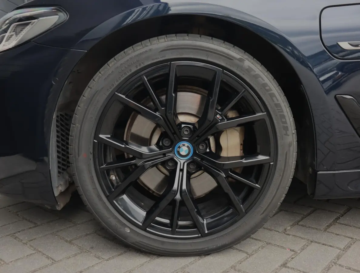 530e M Sport | Pano | Leer | Stoelverwarming | 19 Inch